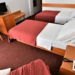 Alkar - Family Friendly With Pool In Sinj, Dalmatia Hotel 3*