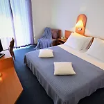 Hotel Alkar - Family Friendly With Pool In Sinj, Dalmatia 3*