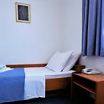 Hotel Alkar - Family Friendly With Pool In Sinj, Dalmatia 3*
