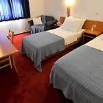 Alkar - Family Friendly With Pool In Sinj, Dalmatia Hotel Sinj