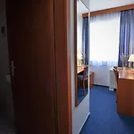 Alkar - Family Friendly With Pool In Sinj, Dalmatia Hotel Sinj