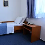 Alkar - Family Friendly With Pool In Sinj, Dalmatia Hotel Sinj