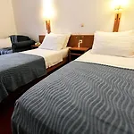 Alkar - Family Friendly With Pool In Sinj, Dalmatia 3* Sinj