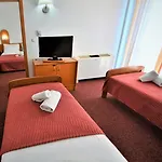 Hotel Alkar - Family Friendly With Pool In Sinj, Dalmatia