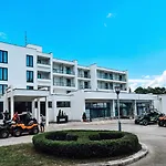 Alkar - Family Friendly With Pool In Sinj, Dalmatia 3*