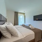 Alkar - Family Friendly With Pool In Sinj, Dalmatia 3* 锡尼