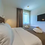 Alkar - Family Friendly With Pool In Sinj, Dalmatia 酒店