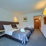 Alkar - Family Friendly With Pool In Sinj, Dalmatia 3* 锡尼