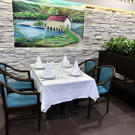 Alkar - Family Friendly With Pool In Sinj, Dalmatia Hotel Sinj