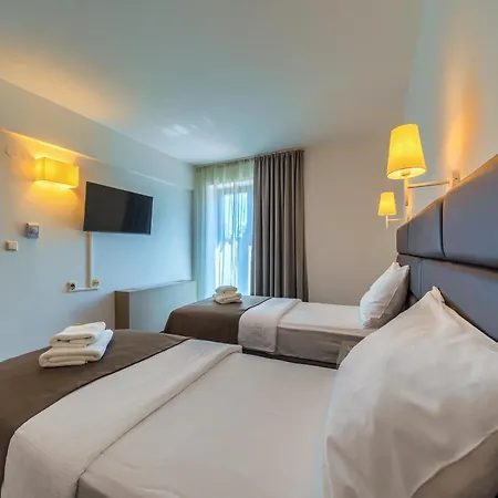 Alkar - Family Friendly With Pool In Sinj, Dalmatia 3*