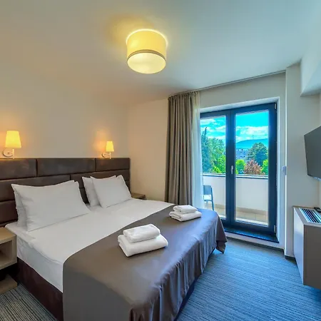Alkar - Family Friendly With Pool In Sinj, Dalmatia Sinj