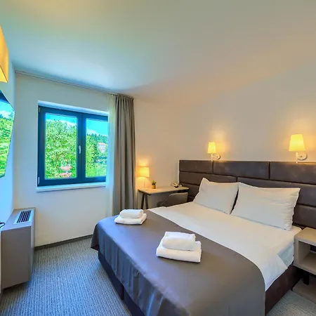 Alkar - Family Friendly With Pool In Sinj, Dalmatia 3* Sinj