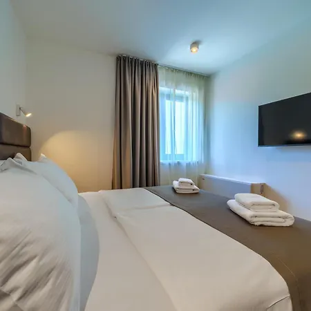 Alkar - Family Friendly With Pool In Sinj, Dalmatia Hotel
