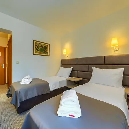 Alkar - Family Friendly With Pool In Sinj, Dalmatia