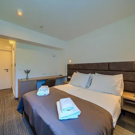 Hotel Alkar - Family Friendly With Pool In Sinj, Dalmatia 3*