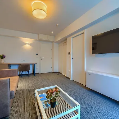 Hotel Alkar - Family Friendly With Pool In Sinj, Dalmatia 3*