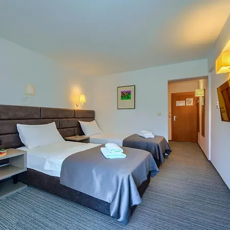 Alkar - Family Friendly With Pool In Sinj, Dalmatia 3* Sinj