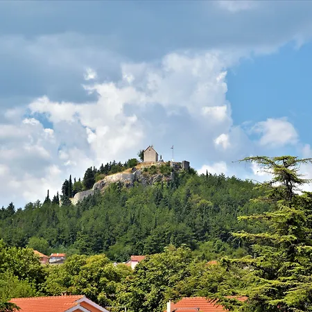 Alkar - Family Friendly With Pool In Sinj, Dalmatia Готель