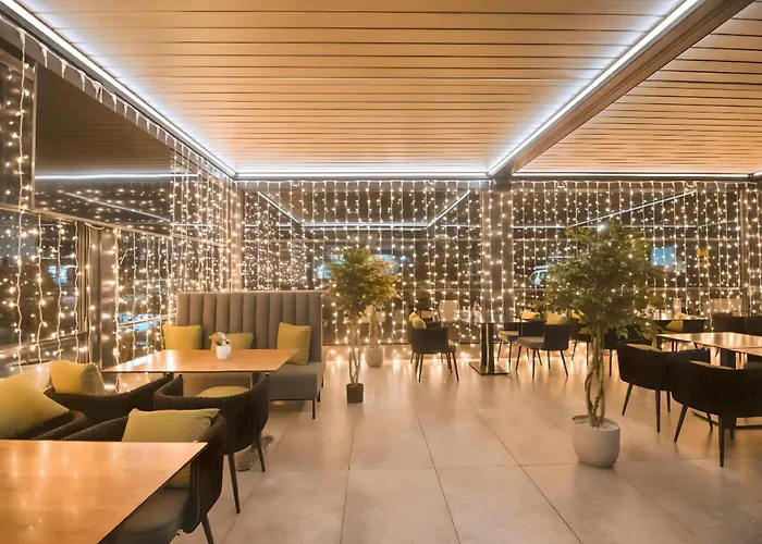 Hotel Alkar - Family Friendly With Pool In Sinj, Dalmatia