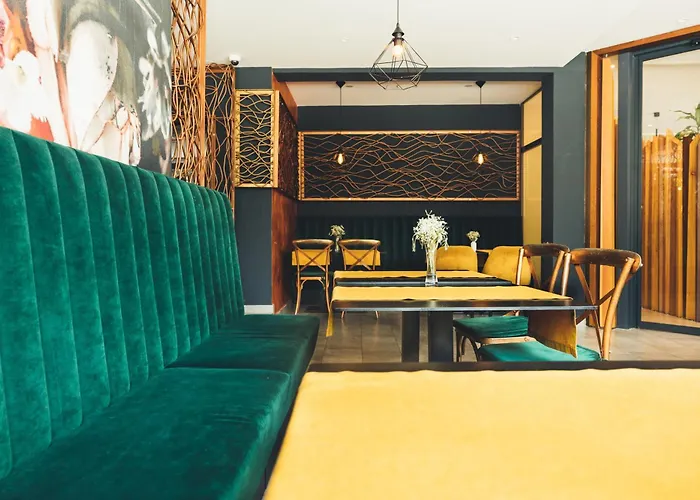 Hotel Alkar - Family Friendly With Pool In Sinj, Dalmatia