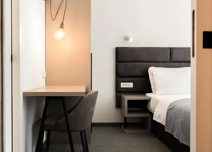 Alkar - Family Friendly With Pool In Sinj, Dalmatia Hotel