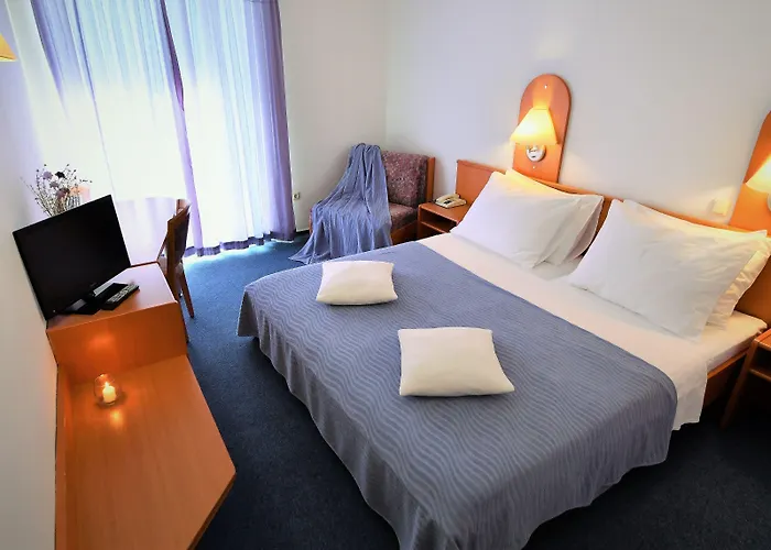 Hotel Alkar - Family Friendly With Pool In Sinj, Dalmatia 3*