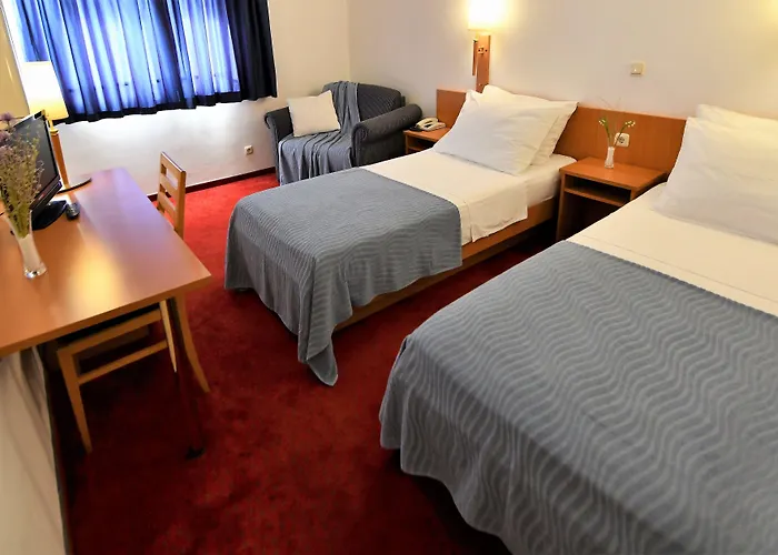 Alkar - Family Friendly With Pool In Sinj, Dalmatia Hotel Sinj