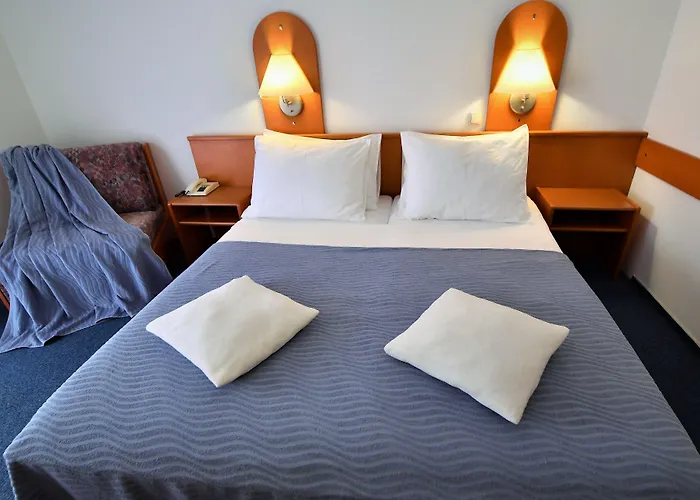 Alkar - Family Friendly With Pool In Sinj, Dalmatia 3*