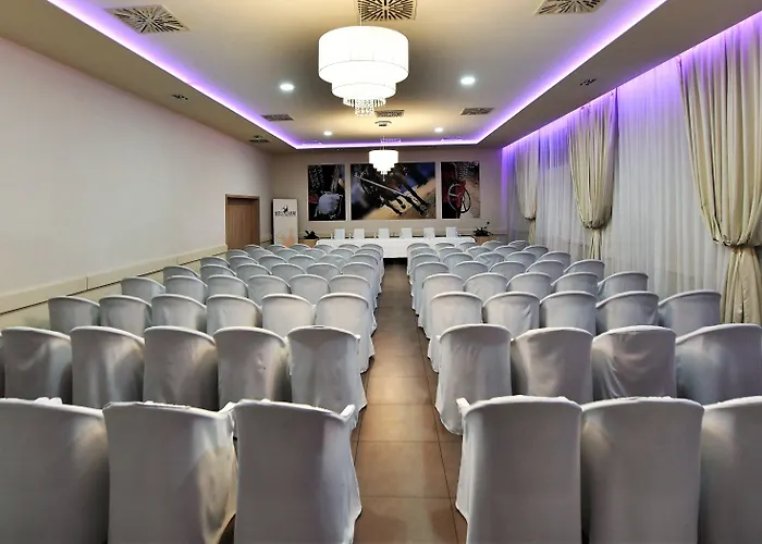 Hotel Alkar - Family Friendly With Pool In Sinj, Dalmatia Sinj