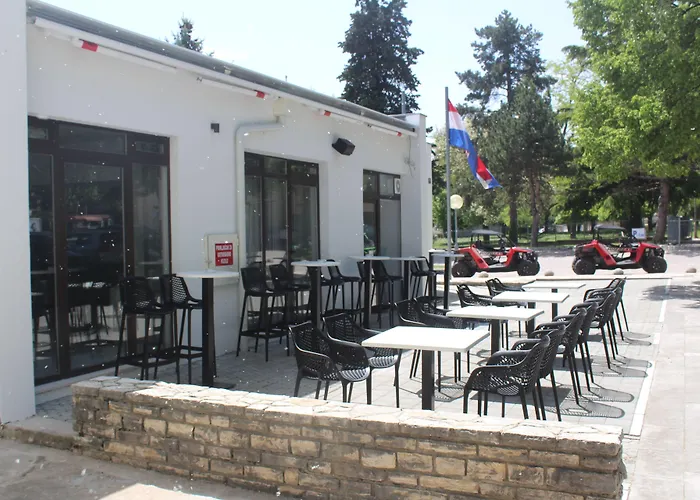 Alkar - Family Friendly With Pool In Sinj, Dalmatia Hotel