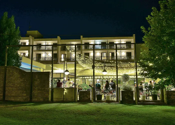 Hotel Alkar - Family Friendly With Pool In Sinj, Dalmatia 3*