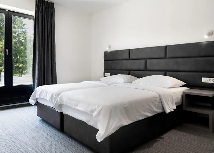 Hotel Alkar - Family Friendly With Pool In Sinj, Dalmatia 3*