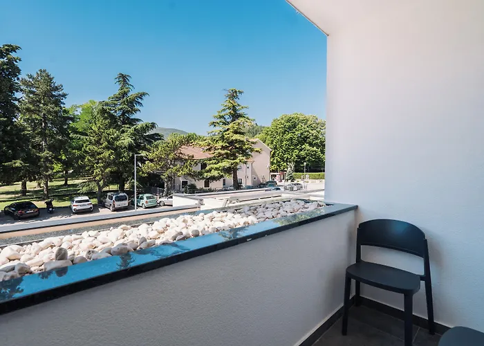 Hotel Alkar - Family Friendly With Pool In Sinj, Dalmatia 3*