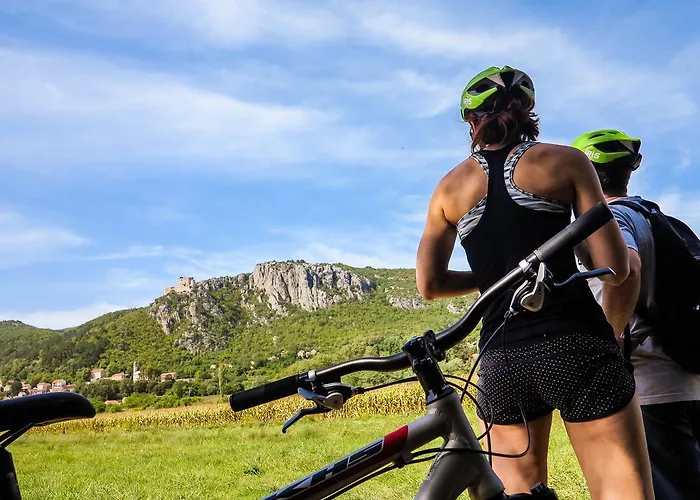 Hotel Alkar - Family Friendly With Pool In Sinj, Dalmatia 3*